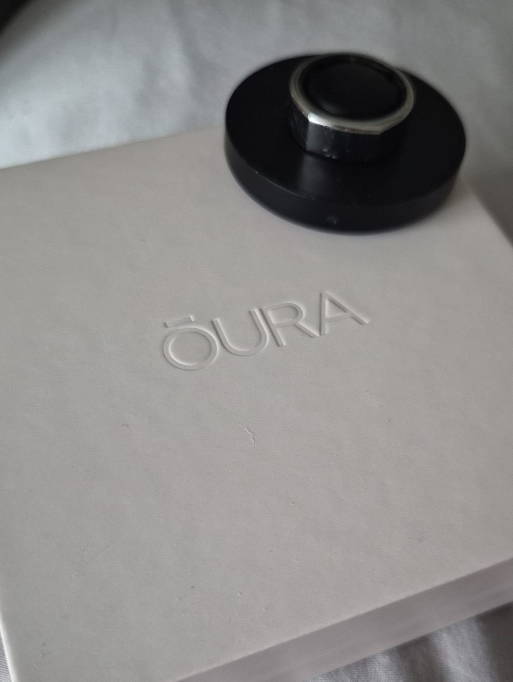 Oura 3 Smart Ring / Health Tracker With Charging Dock - Size 8